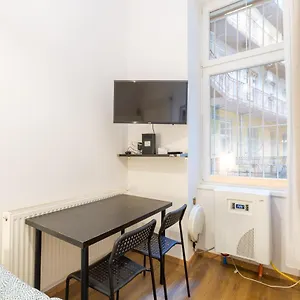 Apartament Nepszinhaz 16 Tiny, Budapeszt